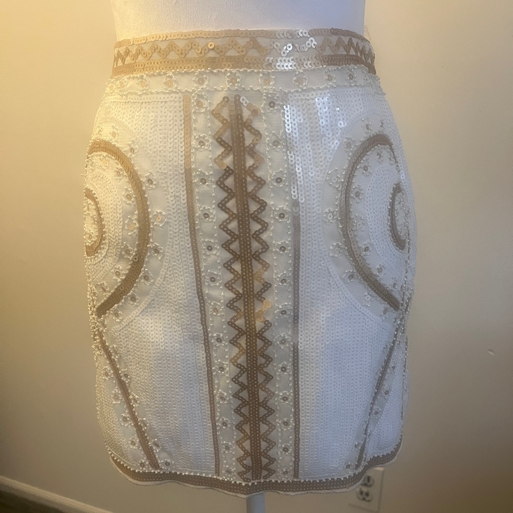 Fashion Nova White and Gold Sequin Mini Skirt
New never worn